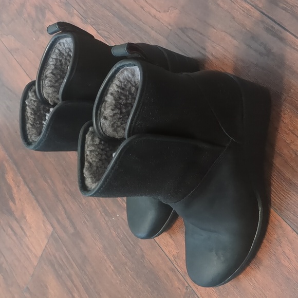UGG Australia Renatta Wedge Bootie - Picture 2 of 10
